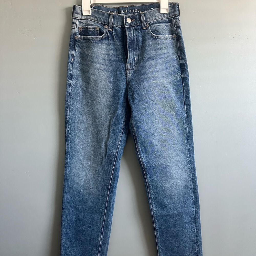 American Eagle Outfitters women’s Classic Blue Straight Jeans - never worn